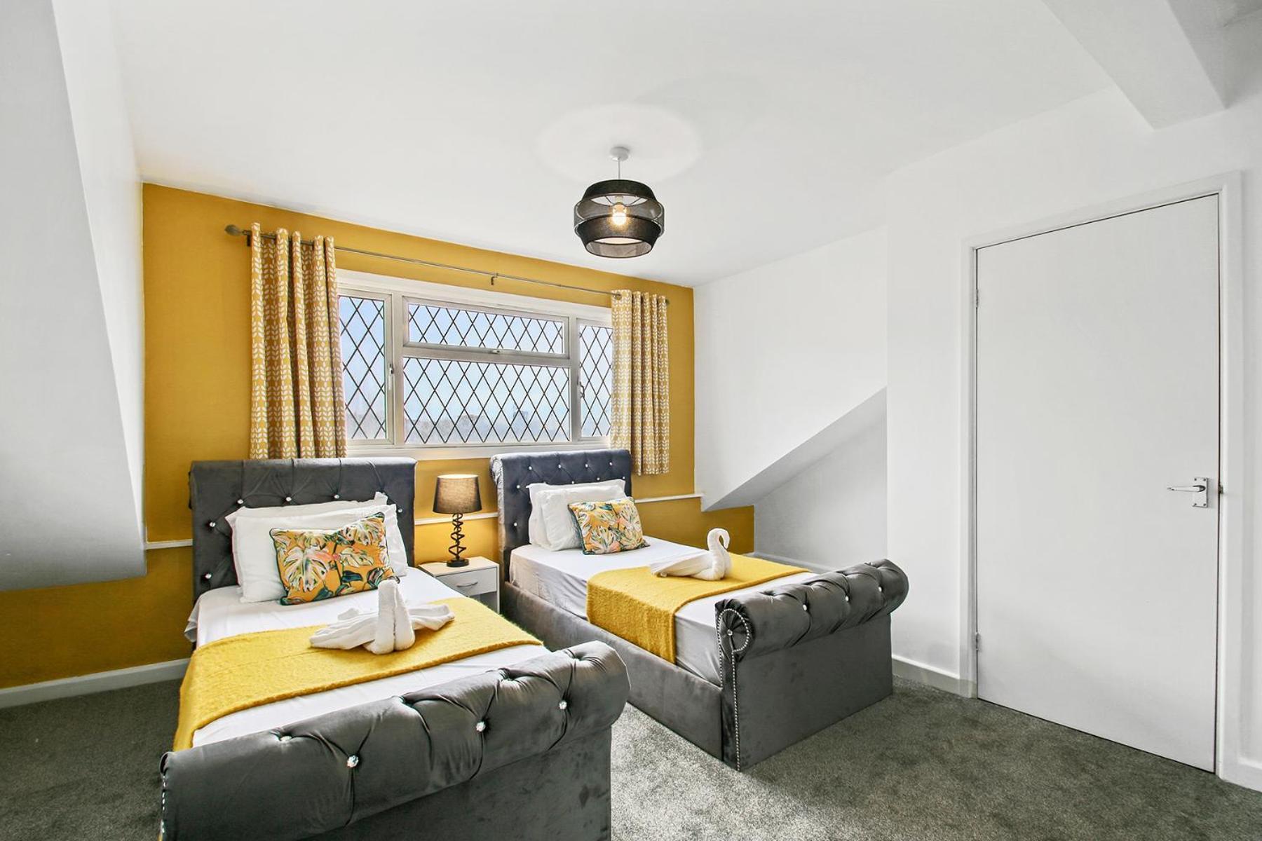 Home In Woodhouse, Leeds 리즈 외부 사진